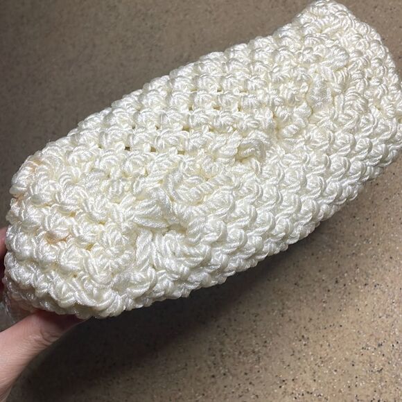 Vintage 70s Macrame Frame Handbag Tote with Lucite Handles Off White - Picture 10 of 16